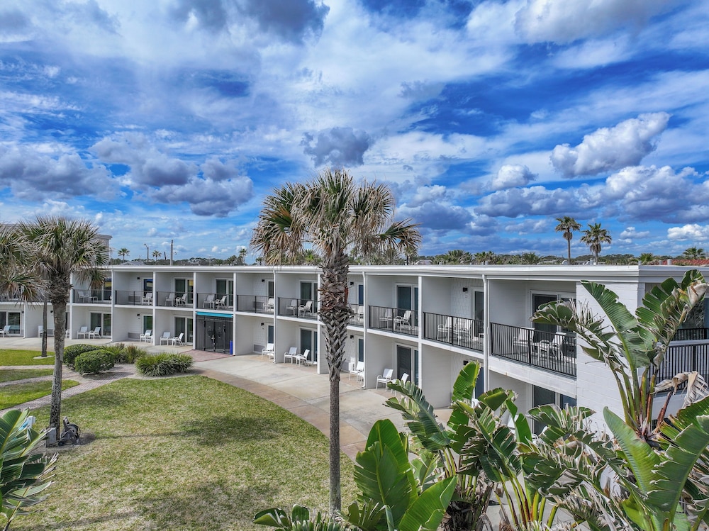 Seahorse Oceanfront Inn - photo 130
