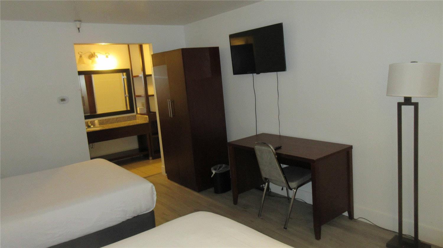 Rancho Cordova Inn - photo 10