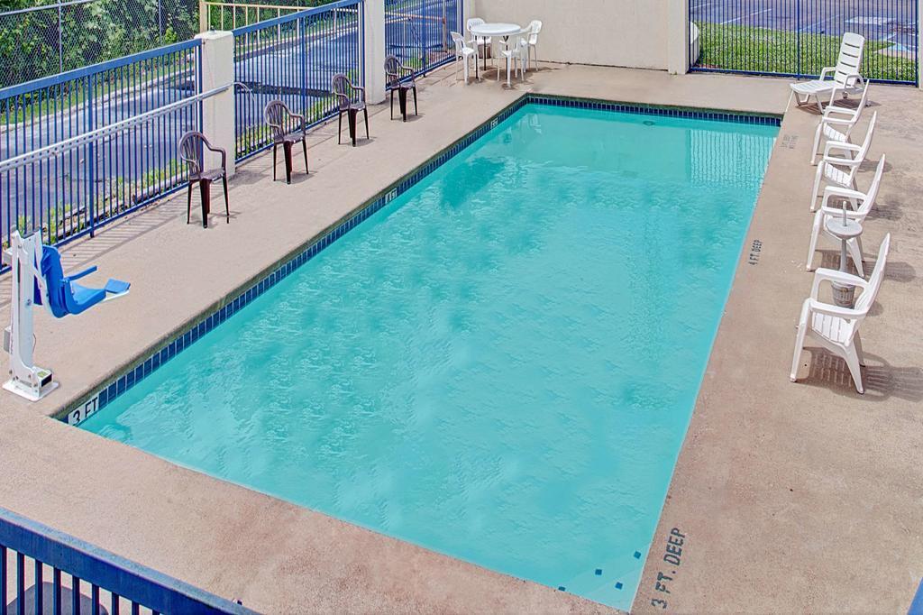 Americas Best Value Inn Memphis I 240 - photo 3