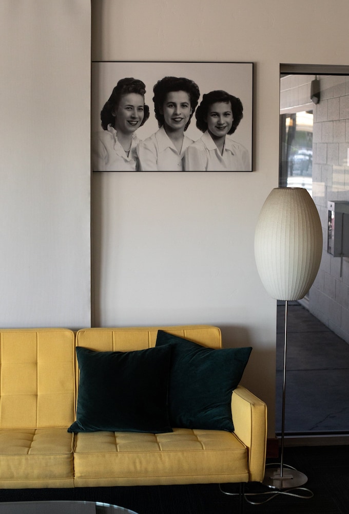 Modern Hotel - photo 9