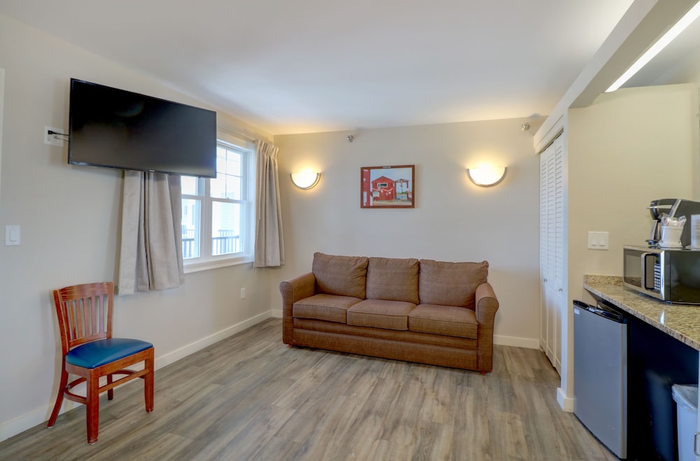 Atlantic Oceanfront Hotel - photo 34