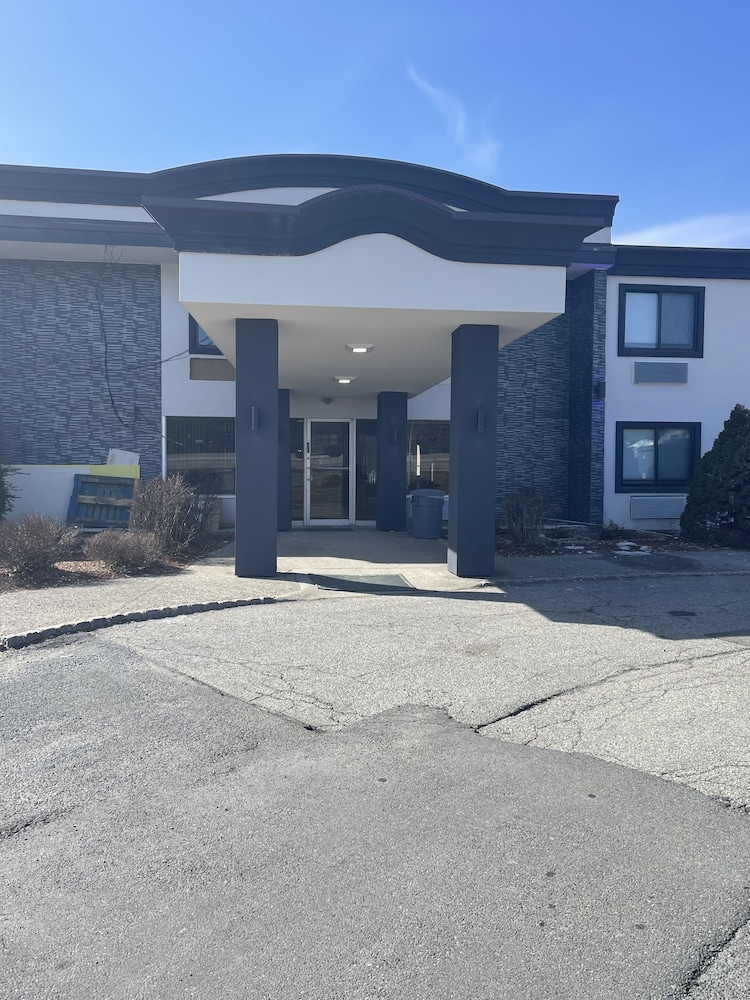 The Wayne Inn - photo 36