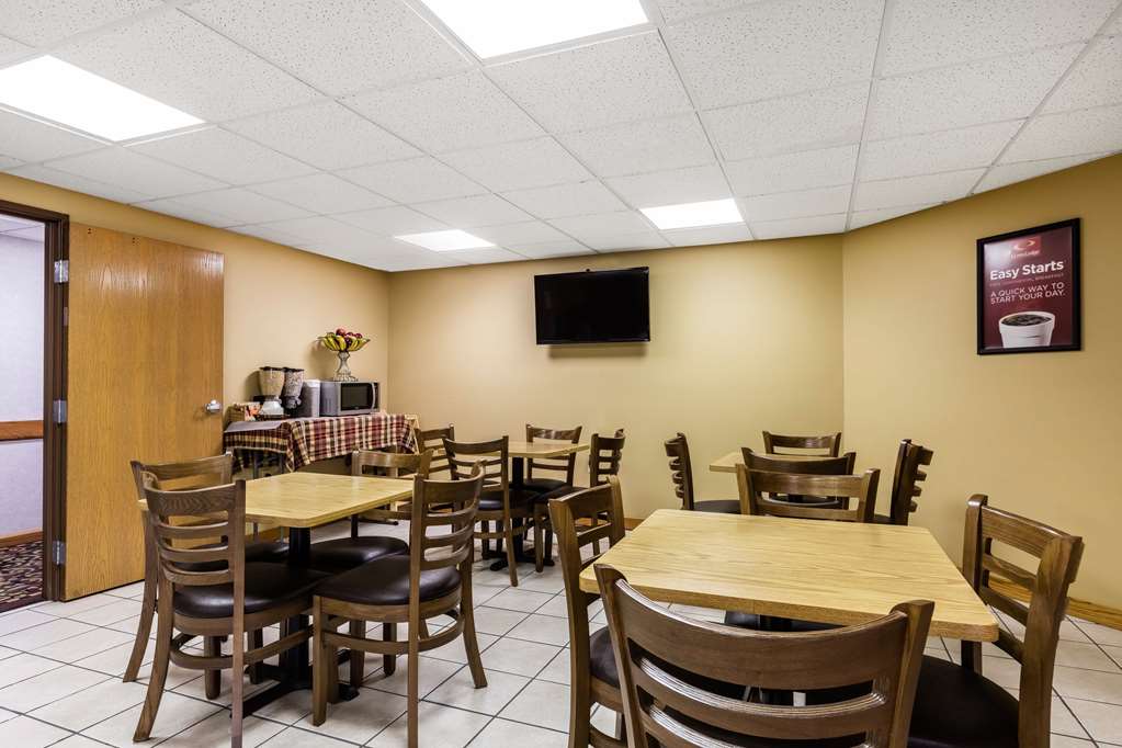 Econo Lodge Inn & Suites Dickson - photo 23