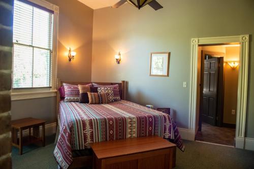 The Lookout Inn - photo 19
