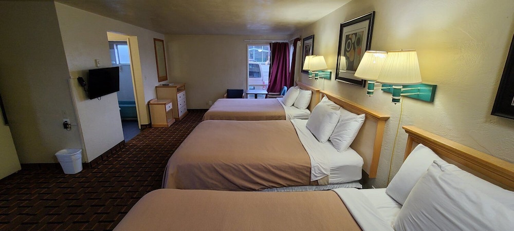 Economy Inn Reedsport - photo 5