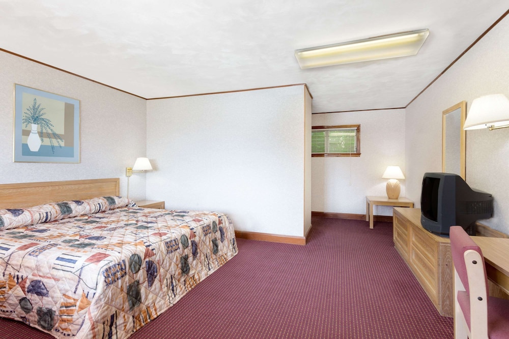 Knights Inn Galax - photo 10