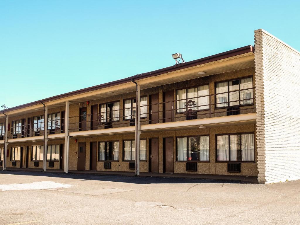 Capri Lynbrook Motor Inn - photo 12