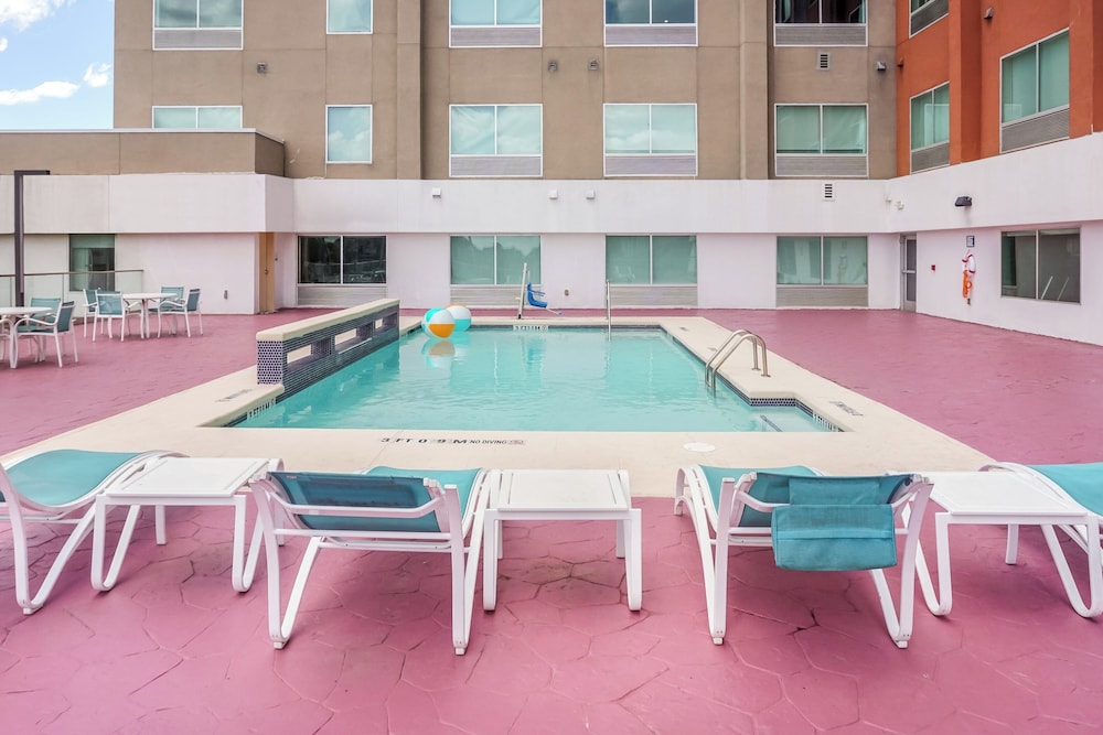 Holiday Inn Express and Suites Houston Westchase Westheimer by IHG - photo 57