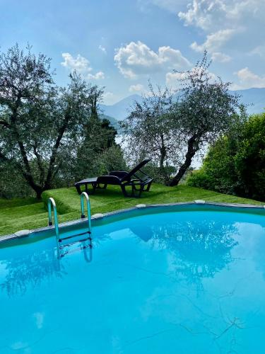 Villa Smeraldo — 4-Star Luxury Hotel in Sale Marasino, Italy