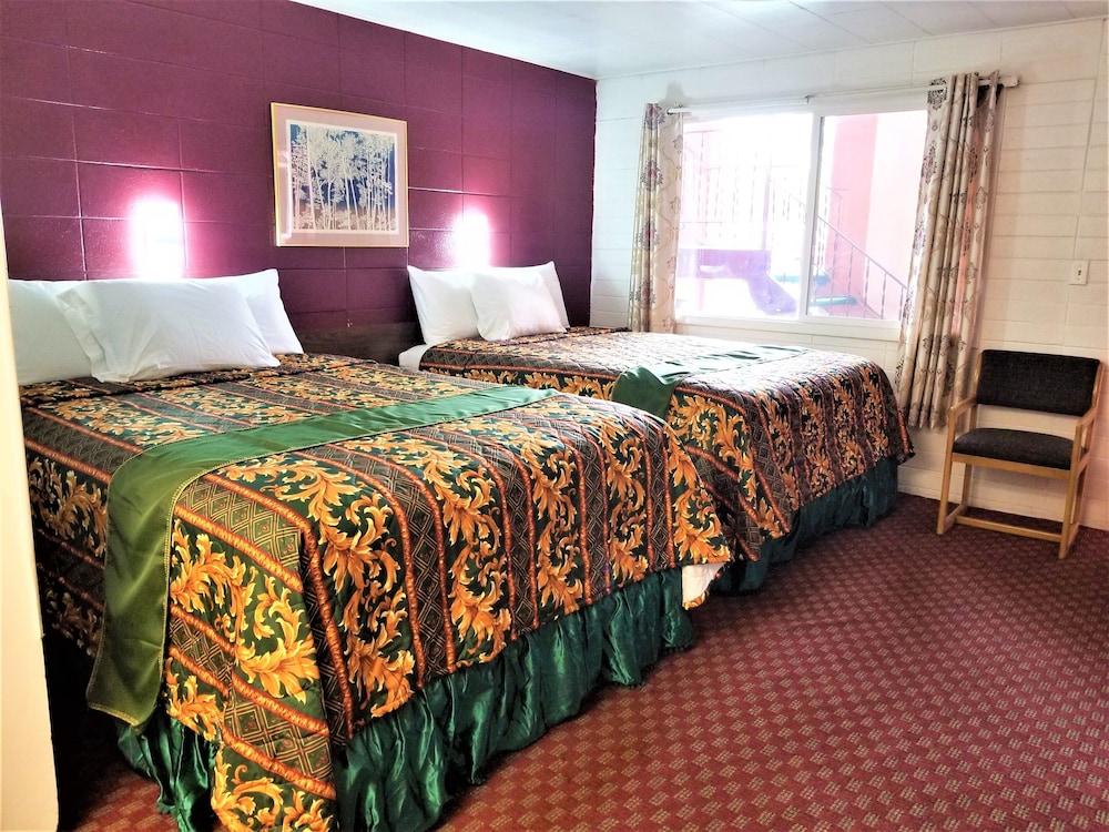 Town House Motor Inn - photo 3