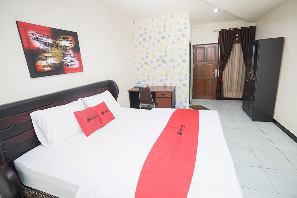 RedDoorz near Bundaran Garuda 2 in Palangkaraya, Indonesia