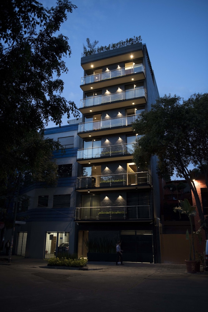 Front of property - evening/night