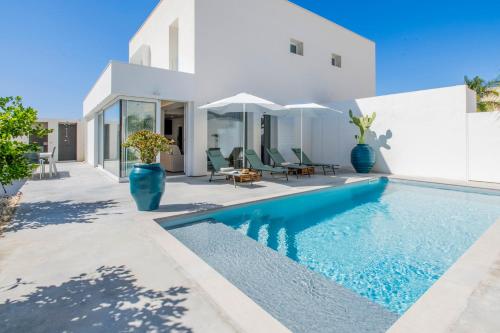 Simana Mediterranean Pool Villas — 4-Star Luxury Hotel in Marina Di Ragusa, Italy