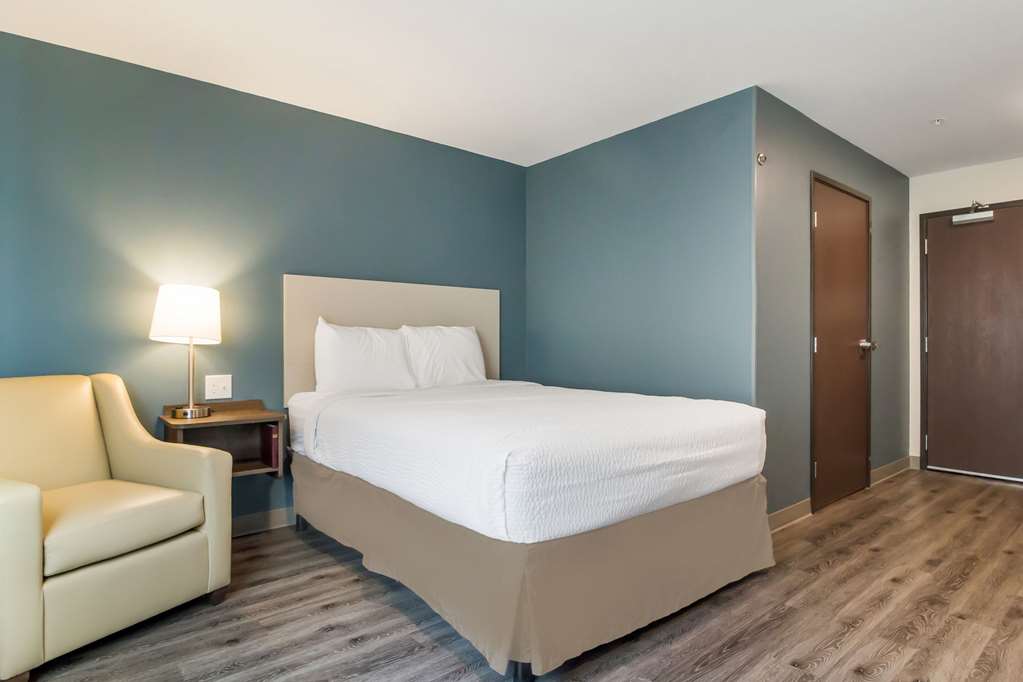 WoodSpring Suites Lake Jackson - photo 8