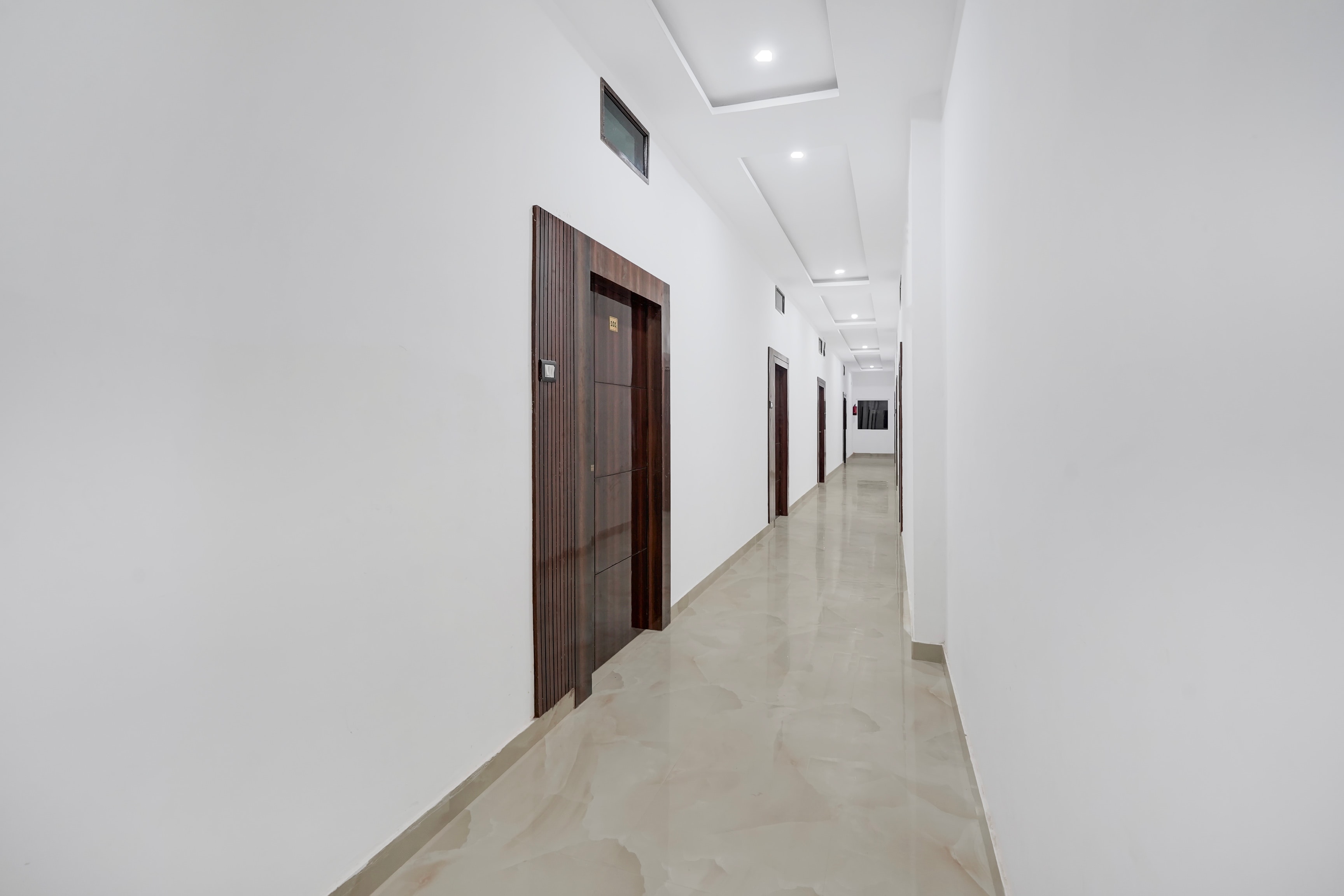 Super Collection O Banaras Railway Junction Formerly Varanasi Suites — Varanasi