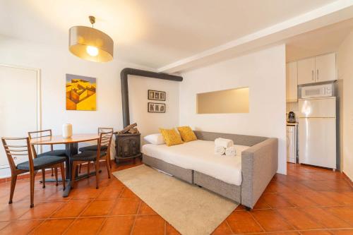 Charming Classic Rustic Retreat in Historic Lisbon