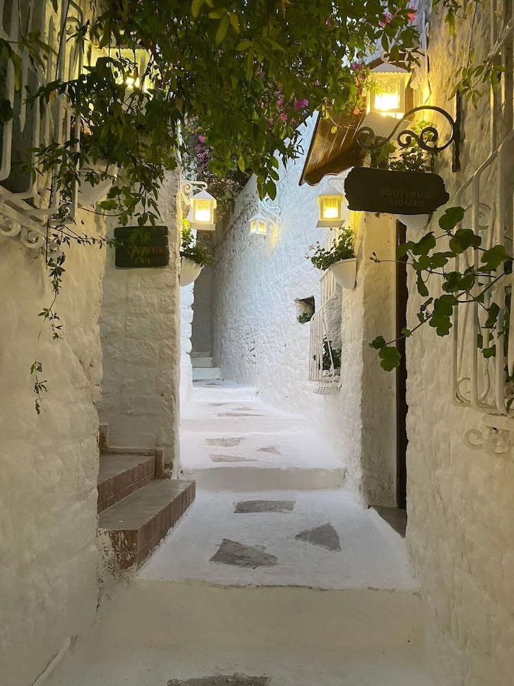 8 Oda Boutique Homes — 4-Star Luxury Hotel in Marmaris, Turkey