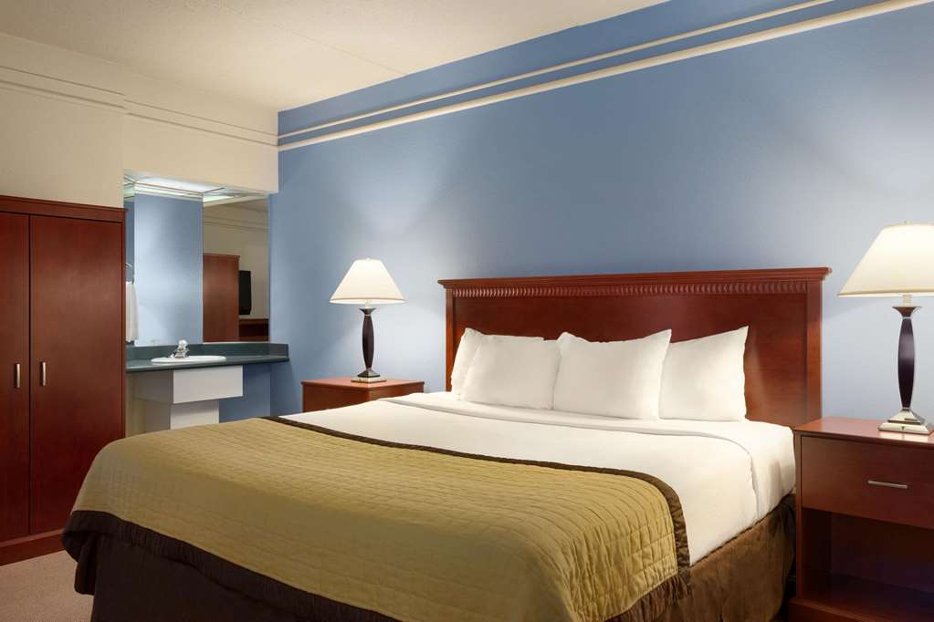 Ramada Inn By Wyndham Doublewood Fargo - photo 15