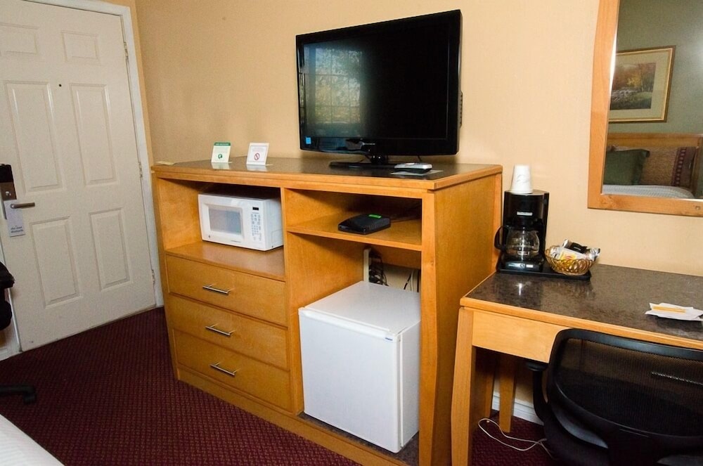 Tulip Inn - photo 5