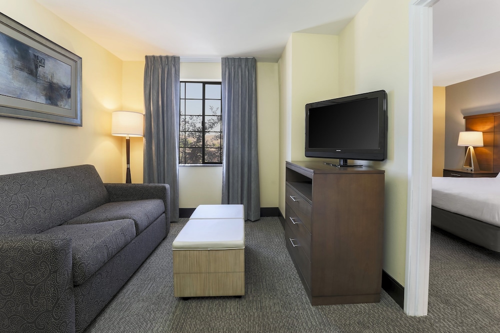 Staybridge Suites Reno by IHG - photo 13