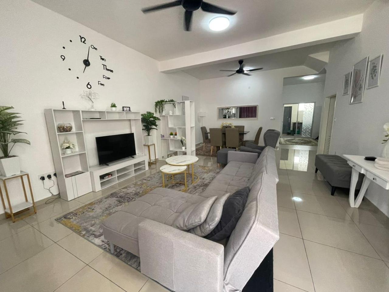 Safiyya Homestay — 4-Star Luxury Hotel in Kluang, Malaysia