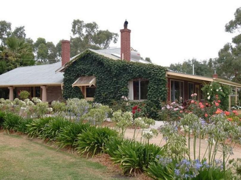 Barristers Block Vigneron Villa — 4-Star Luxury Hotel in Woodside, Australia