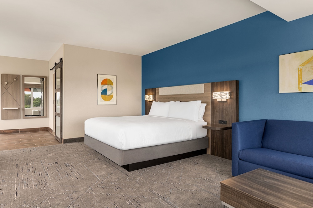 Holiday Inn Express & Suites Evansville Downtown By IHG - photo 10