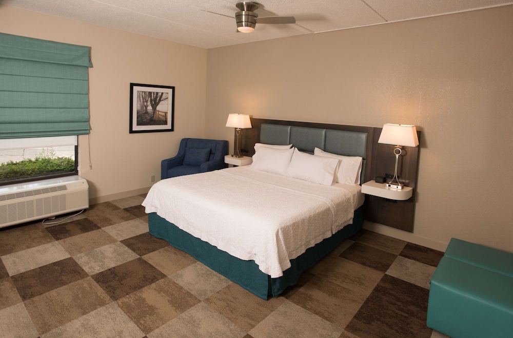 Hampton Inn Wooster - photo 8