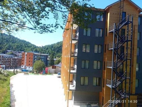 Crystal Wood Apartment 213