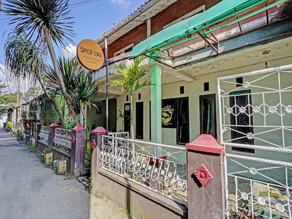 Spot On 91320 Pondok Elia Syariah