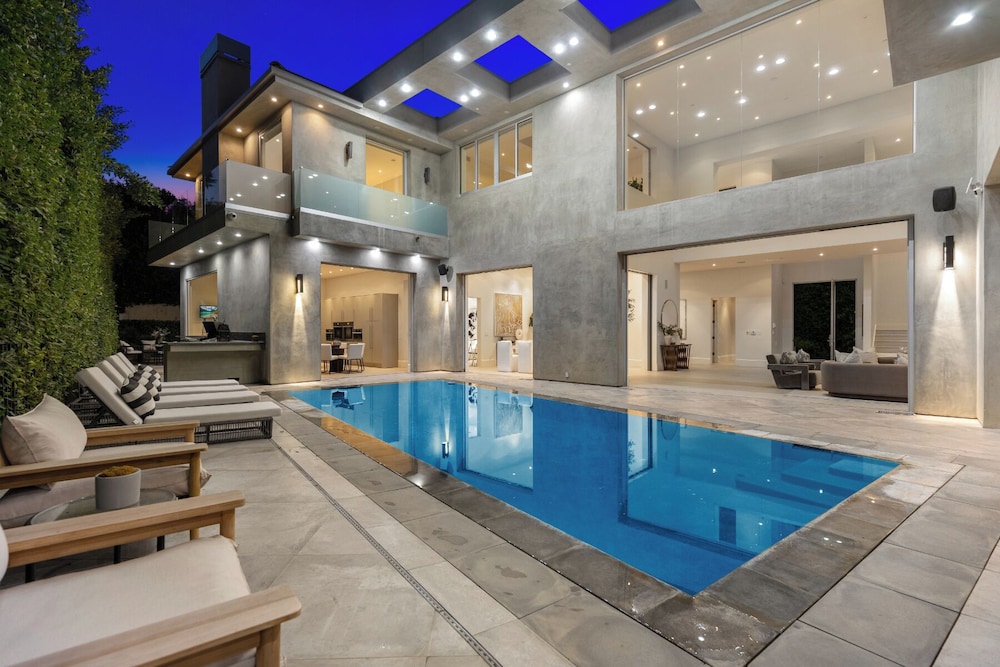 Angelo Circle — 4-Star Luxury Hotel in Beverly Hills, United States