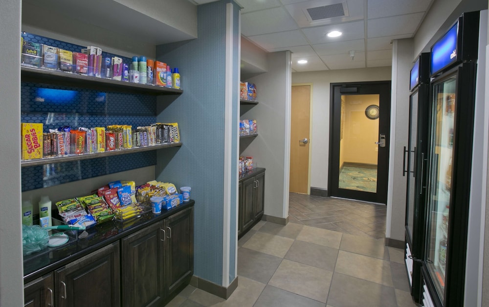 Hampton Inn & Suites Wiggins - photo 41