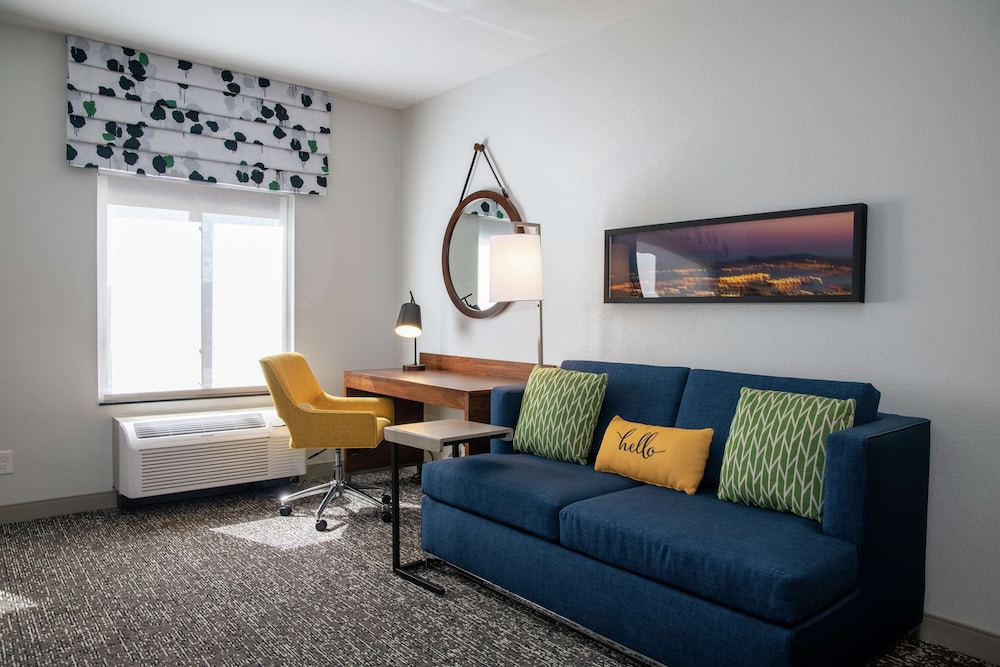 Hampton Inn & Suites Los Angeles Sherman Oaks - photo 21