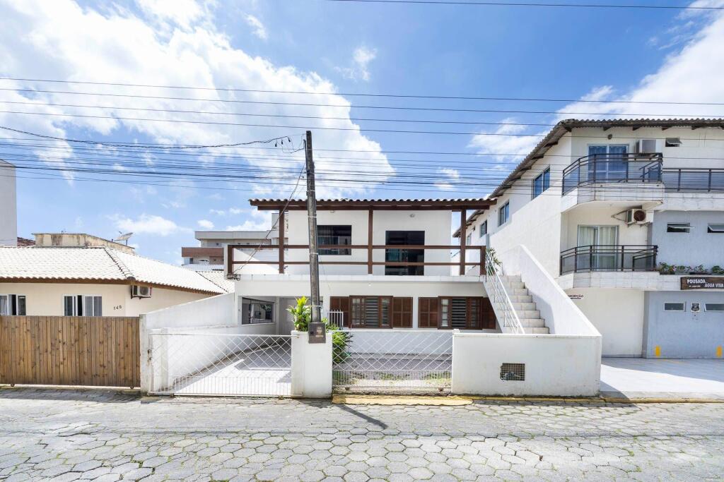 Casa Térrea a 200m da Praia de Bombas