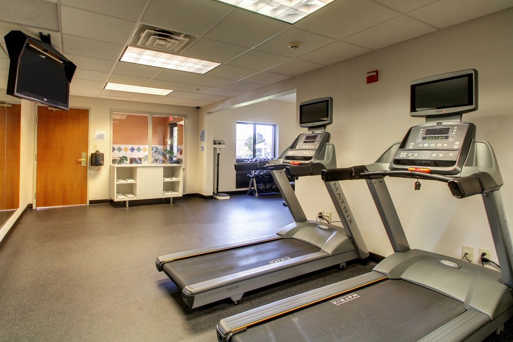 Holiday Inn Express Milwaukee North Brown Deer Mequon by IHG - photo 25