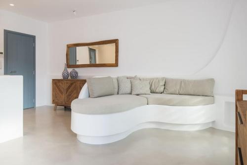 ABA Ηospitalité Paros The Luxury Suite Naousa Paros — 4-Star Luxury Hotel in Naousa, Greece