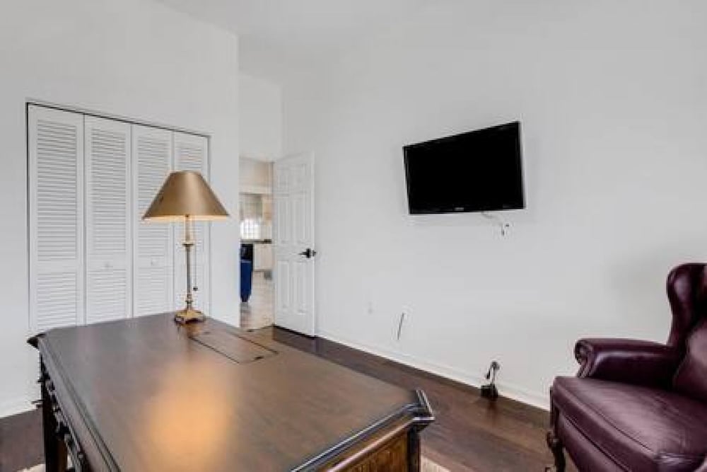 Siesta Key Marvel Pool SPA Deeded Beach Access - photo 23