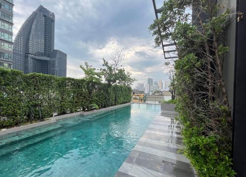 Luxury condo right next to BTS Thonglor