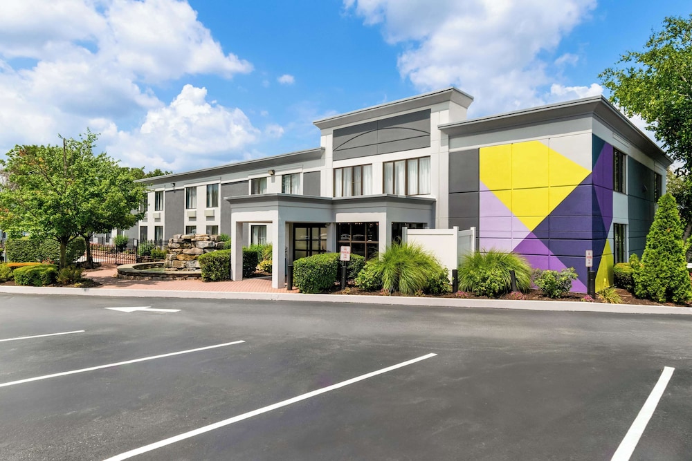 Inn At Chocolate Ave Surestay Collection By Bw — Hershey