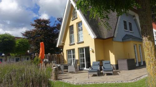 Mine Heimat Weg 18 Haus Dünenfee — 4-Star Luxury Hotel in Zingst, Germany