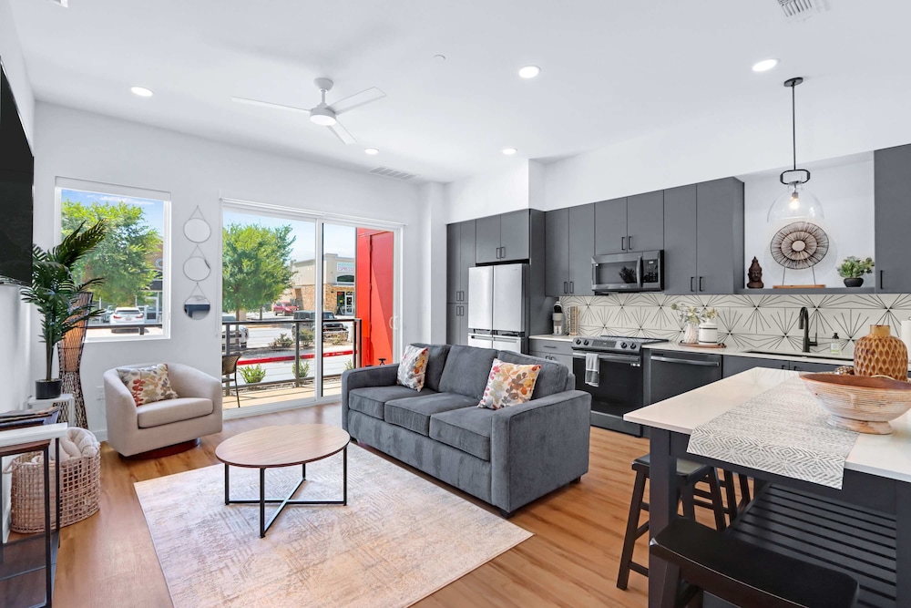 Relax In A Luxe Resort Style Condo — New Braunfels