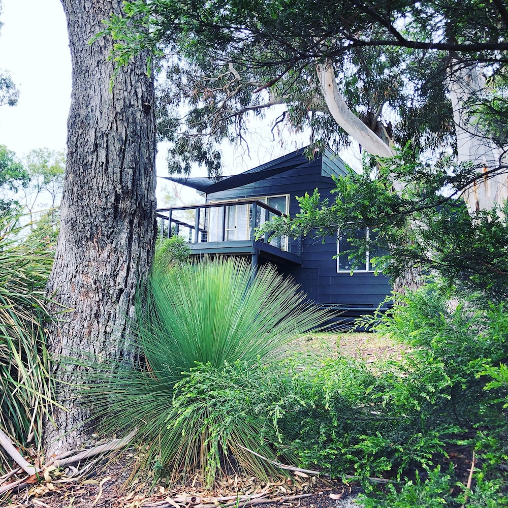 Bush Hideaway - carbon neutral hotel in Unknown City