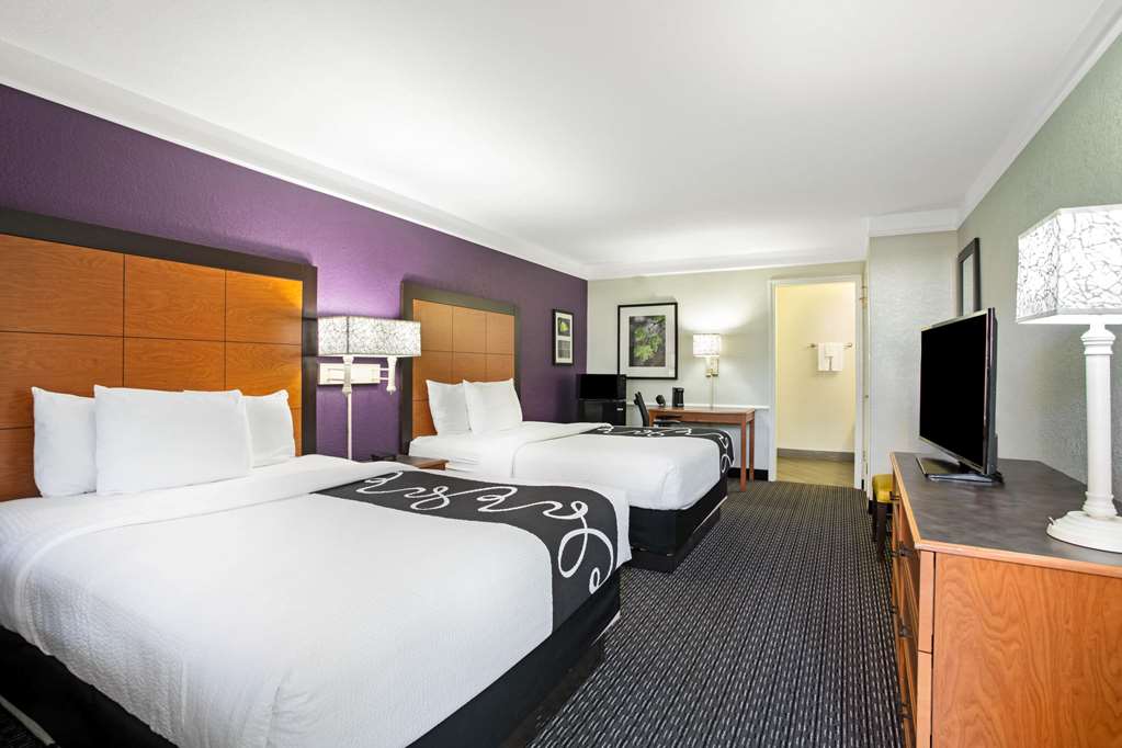 La Quinta Inn by Wyndham San Marcos - photo 38