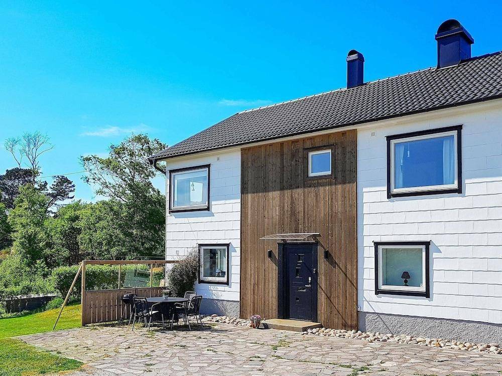 Holiday Home in Hälleviksstrand — Elloes — photo 2
