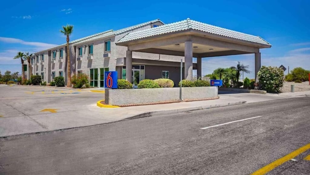 Motel 6 Lake Havasu AZ Lakeside - featured photo
