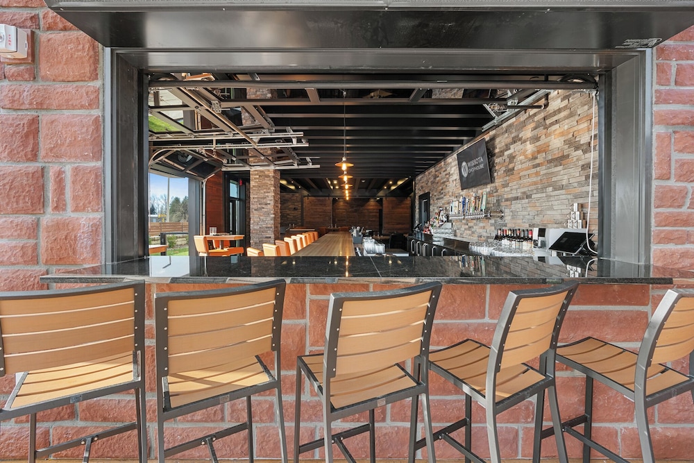 Cobblestone Hotel & Suites Lynden - photo 126