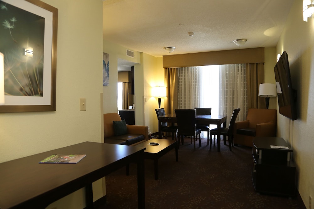Holiday Inn Express Hotel & Suites Cleveland - photo 13