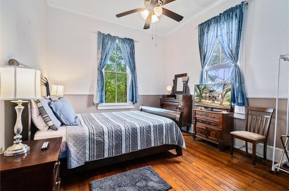 The Mardi Gras House - photo 31