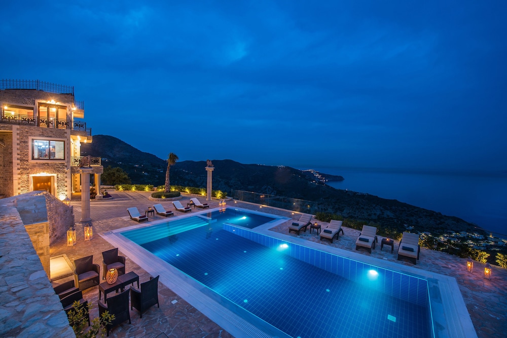 Villa Bella Mare Wine Dark Sea Villas — 4-Star Luxury Hotel in Irakleion, Greece