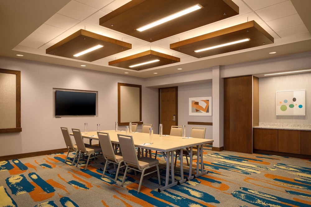 DoubleTree by Hilton Pittsburgh Cranberry - photo 102